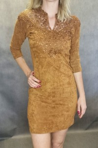 Hnedé zamatové šaty s krajkou -2