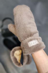 Hnedé kožušinové jednopalcové rukavice -1