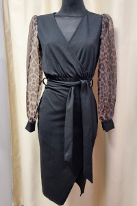 Čierne šaty s leopardími rukávmi -1